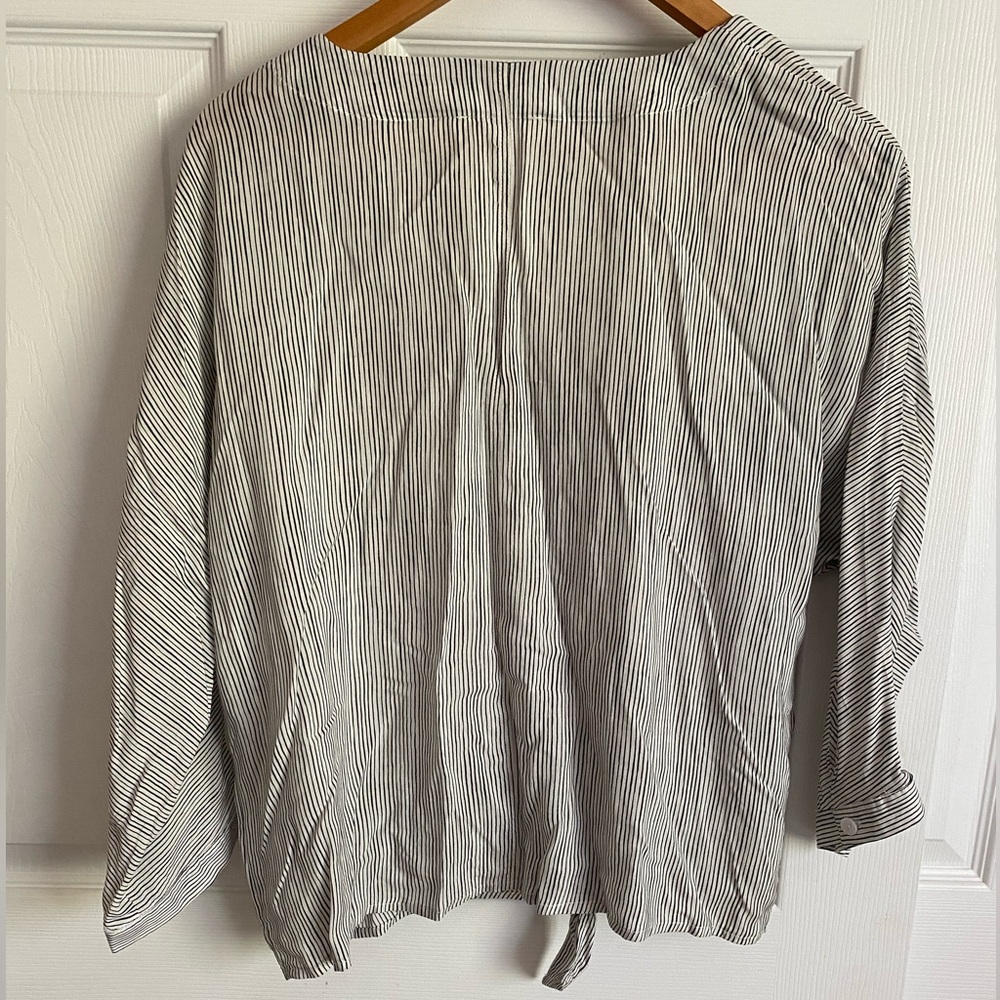 Artisan NY Striped Black White Button-Down Tie Knot Women's Lightweight Top L - Picture 3 of 7